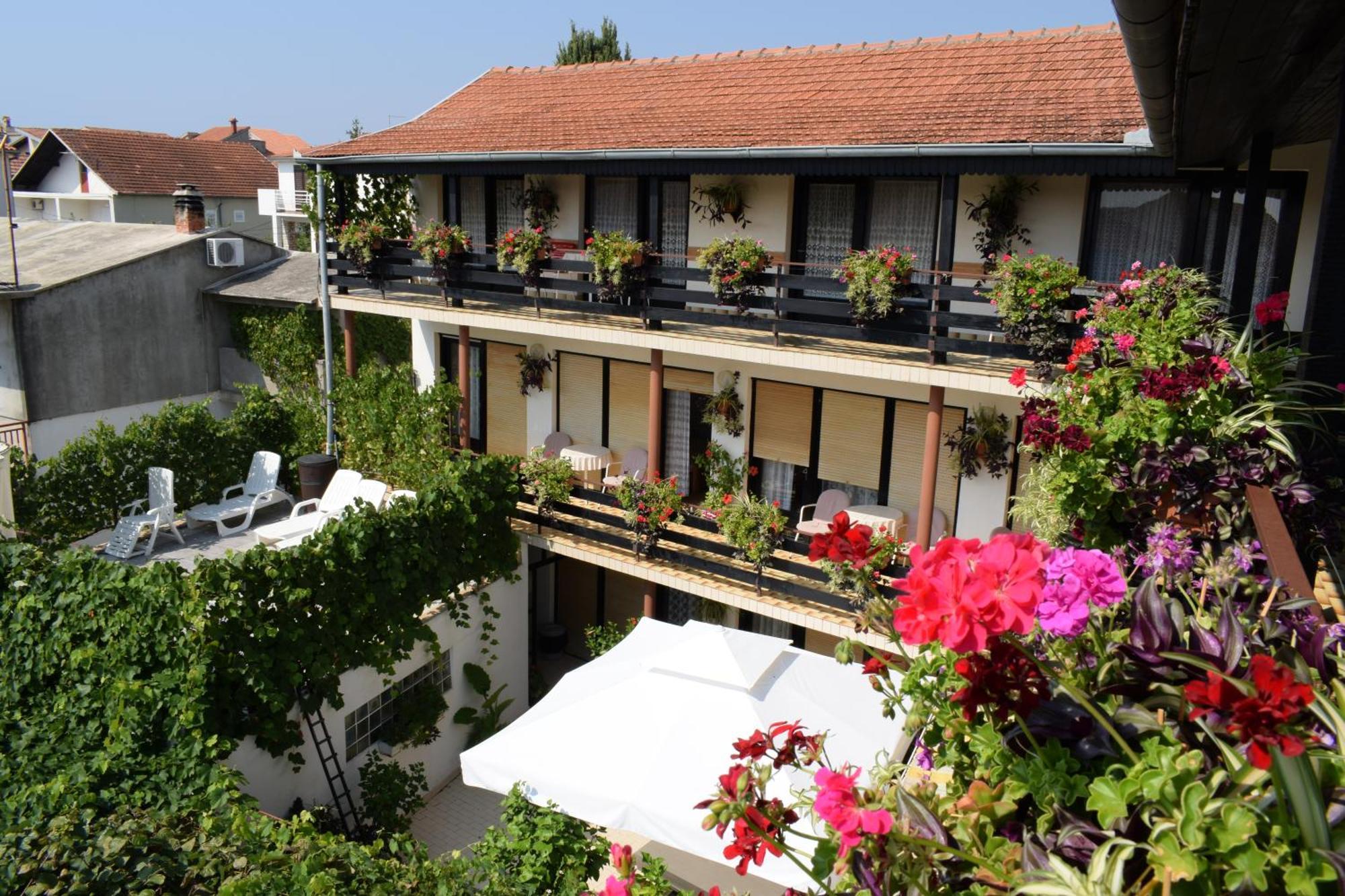 Rooms Vila Mautner Vodice Exteriör bild