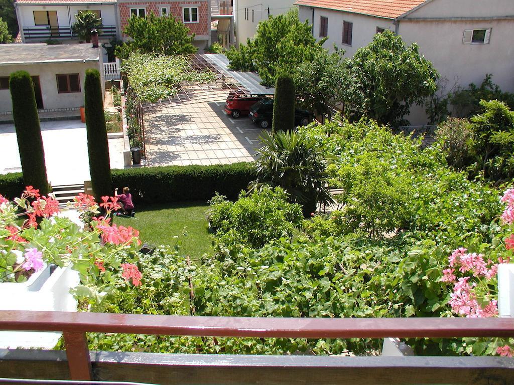 Rooms Vila Mautner Vodice Exteriör bild