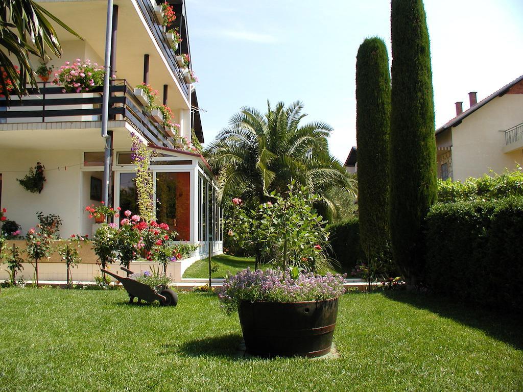 Rooms Vila Mautner Vodice Exteriör bild